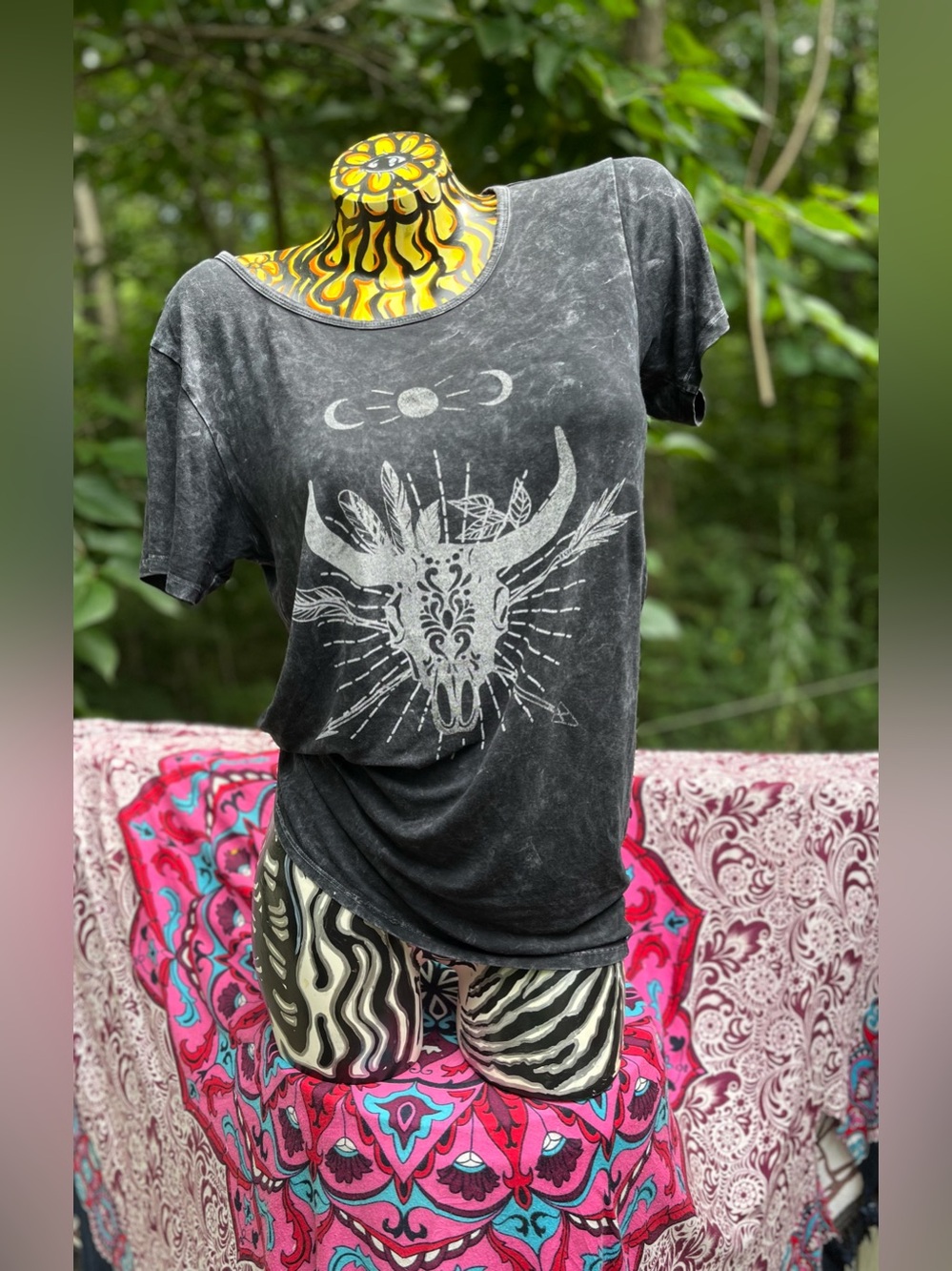 Black Vintage-Inspired Bull Skull Short Sleeve Tee